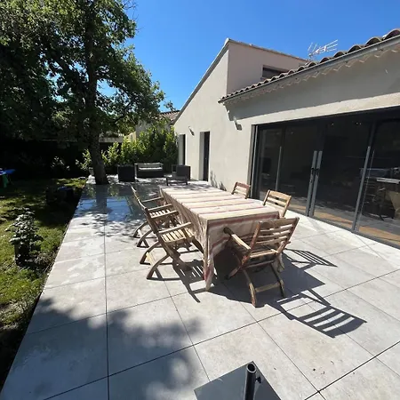 Villa De Famille Les Chenes Avec Piscine